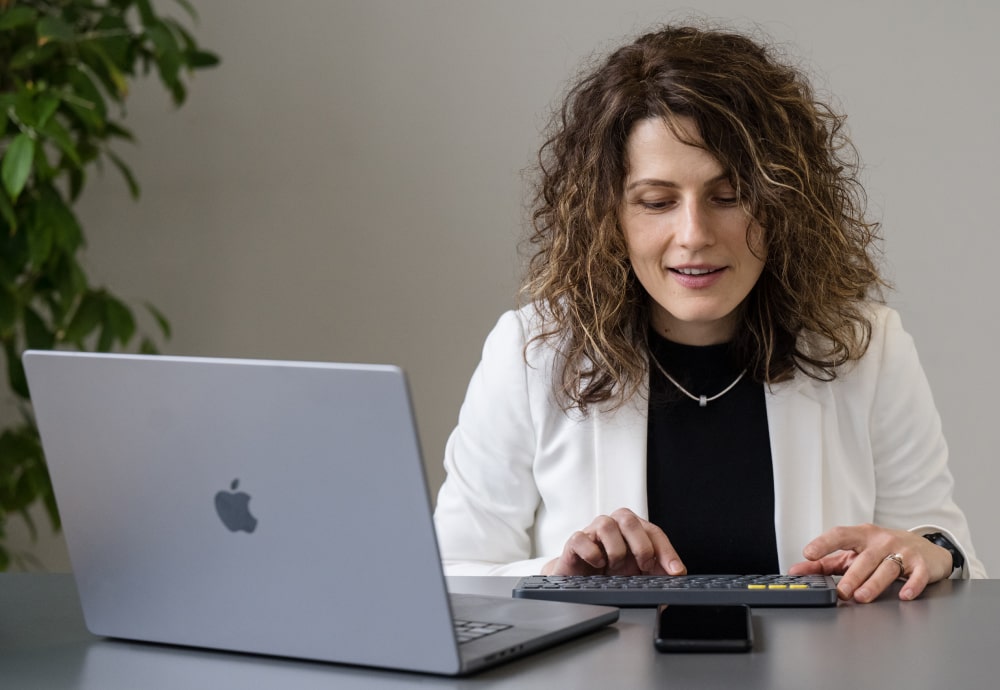 Testing the accessibility of an app using an external keyboard